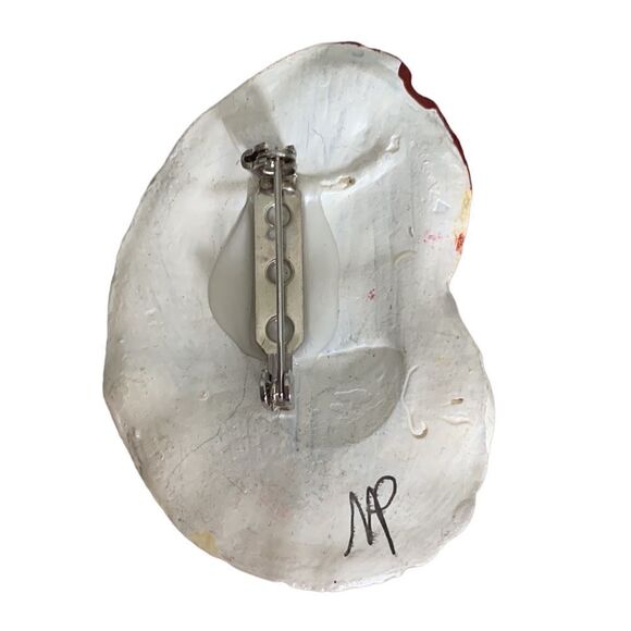 Handpainted Brooch Santa Oyster Shell Pin - Picture 2 of 4